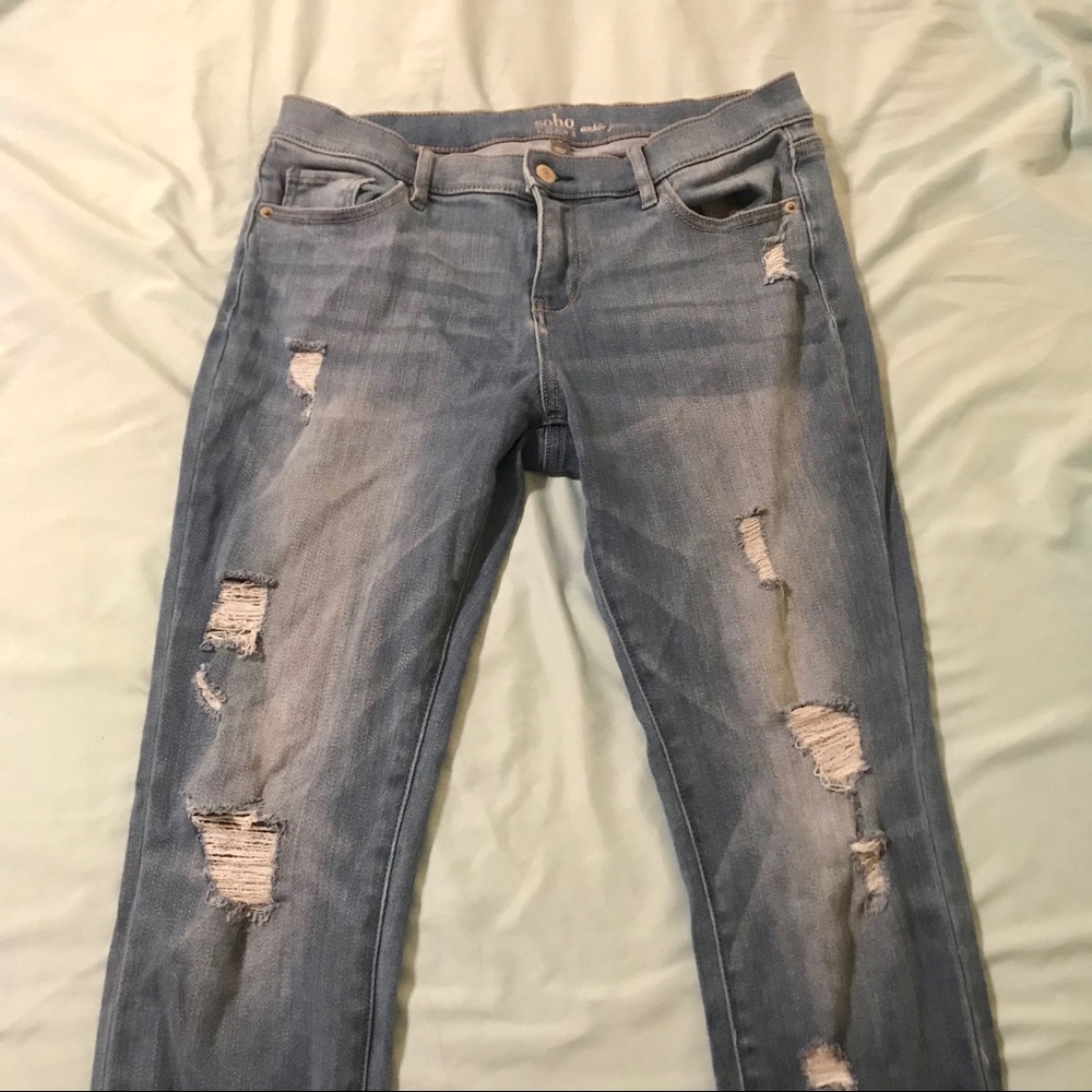 Light wash ripped skinny jeans